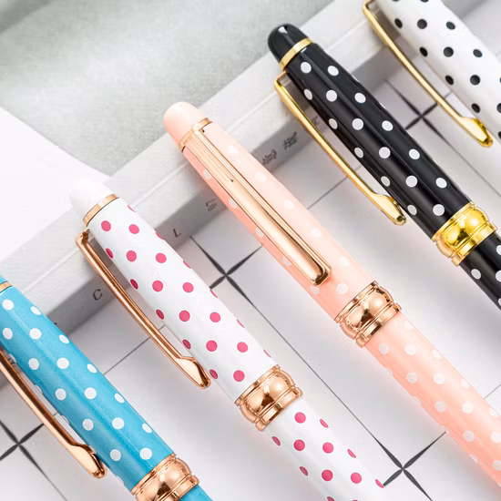 Trending Fashion Stationery Hot Sale School Supply Greenwill Removable Refillable Black, Blue, Red, Green, Pink, Purple Rubber Soft Grip Gel Pen (KP18002)